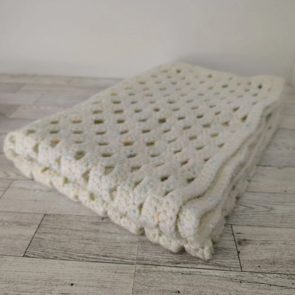 Handmade vtg crocheted